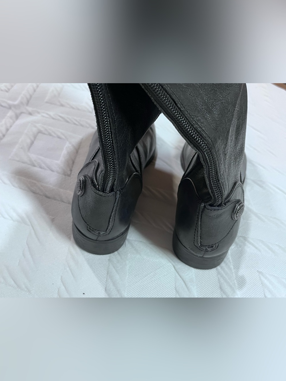Arturo Chiang Black Leather Calf Button-Accent Boots Size 7.5 - Picture 5 of 8